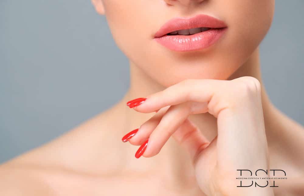 Brillo y volumen de labios con ácido hialurónico